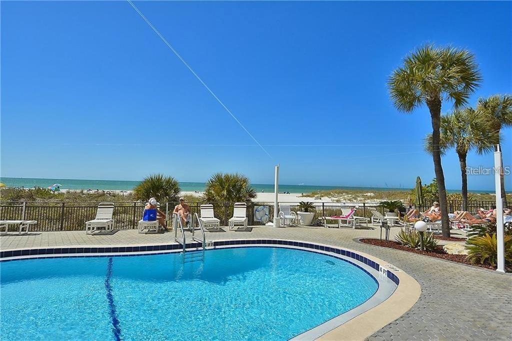 Oceanfront View Of Madeira Beach, Steps To The Beach - Madeira Norte Condo St. Pete Beach Exterior photo
